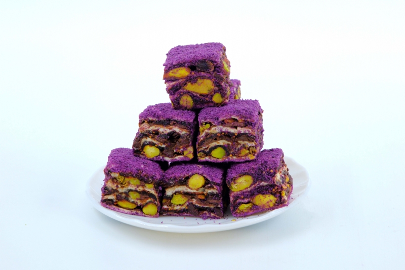 Böğürtlenli Fıstıklı Baklava Lokum